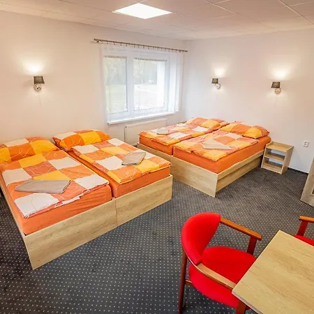 Rabbit Hotel 3*